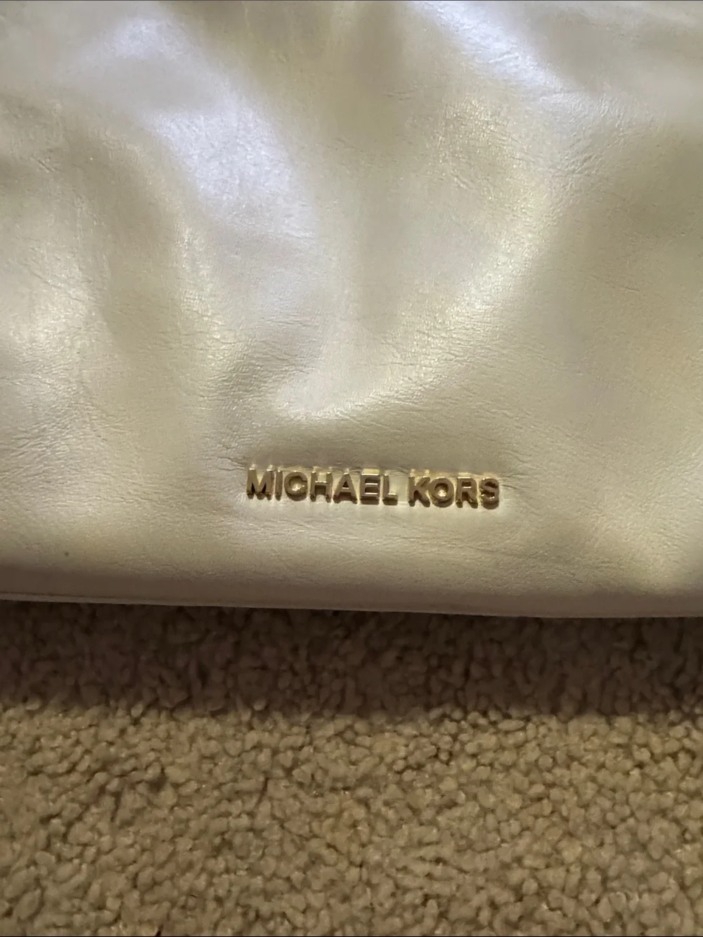 Michael Kors Cream Leather Shoulder Bag with Gold Hardware - Picture 11 of 16